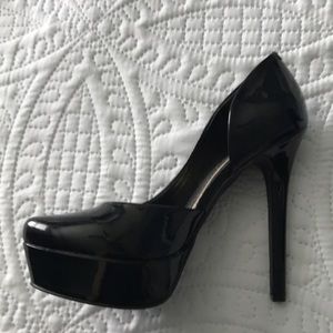 Jessica Simpson patent leather pumps